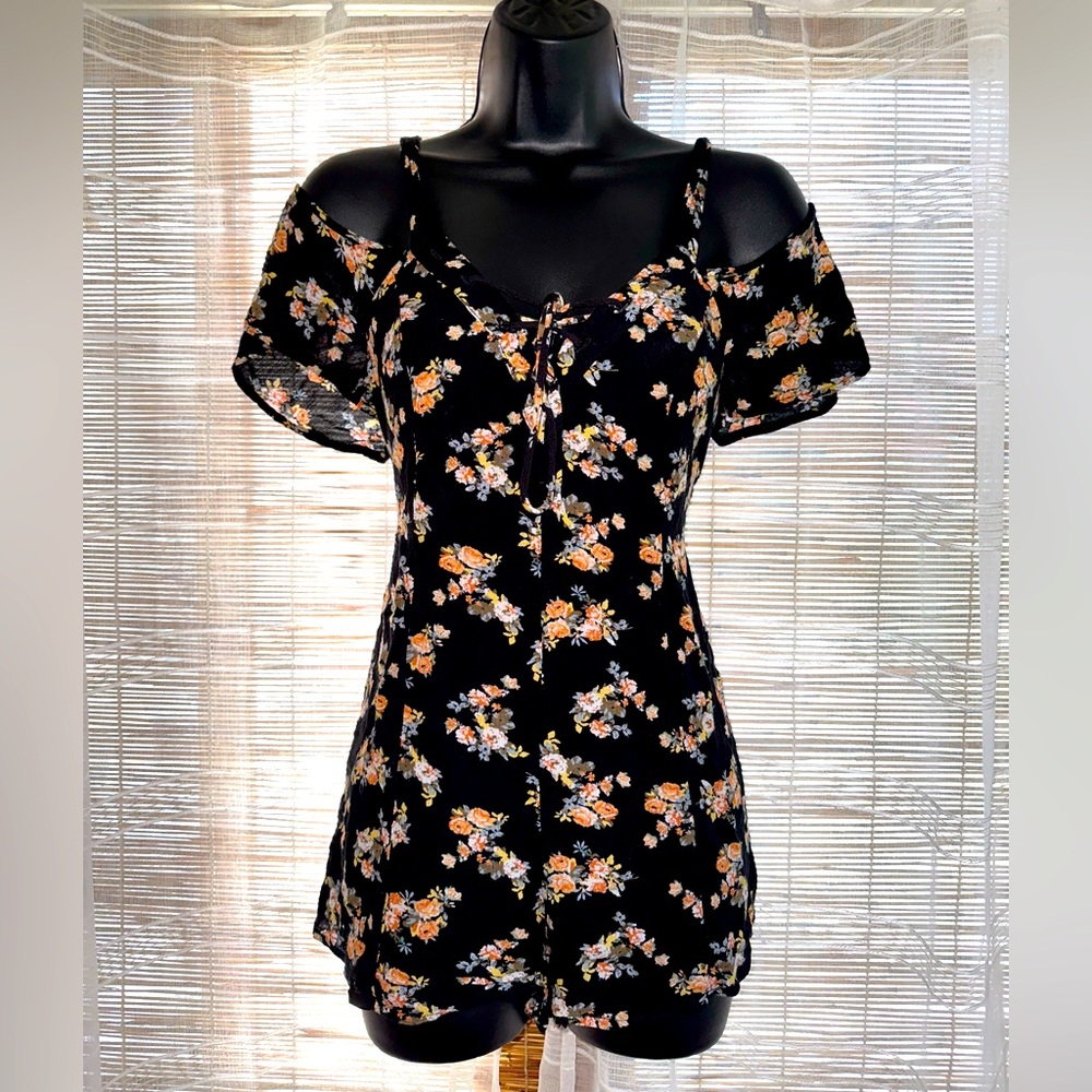 Floral Cami/Off Shoulder Zip-up Romper